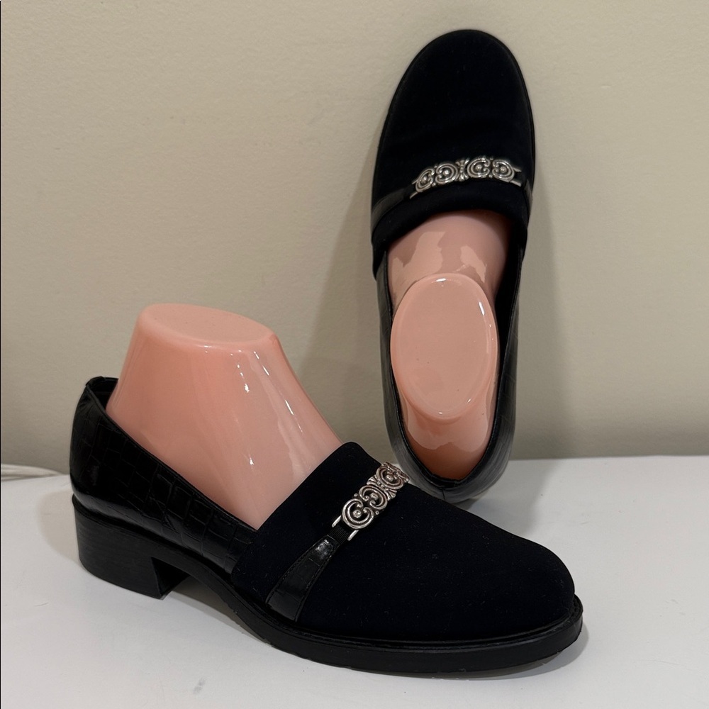 Brighton Kansas Black Flats with Silver Detailing (sz 9)